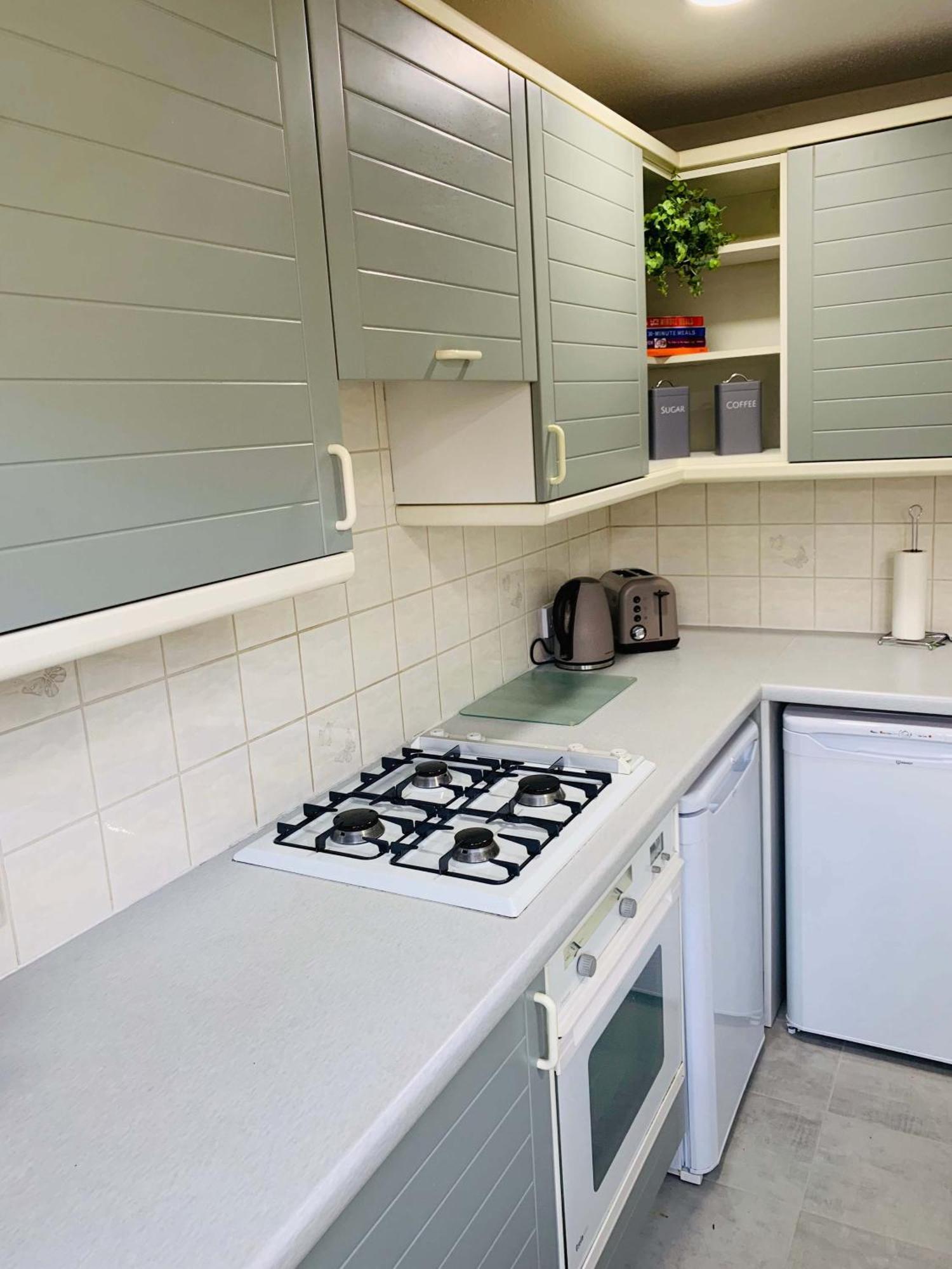 Spacious House, Free Parking & Patio Garden Farnham  Buitenkant foto