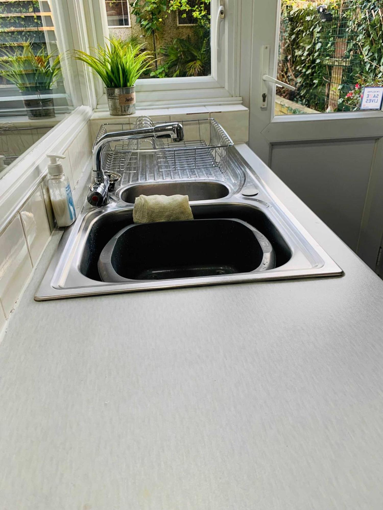Spacious House, Free Parking & Patio Garden Farnham  Buitenkant foto